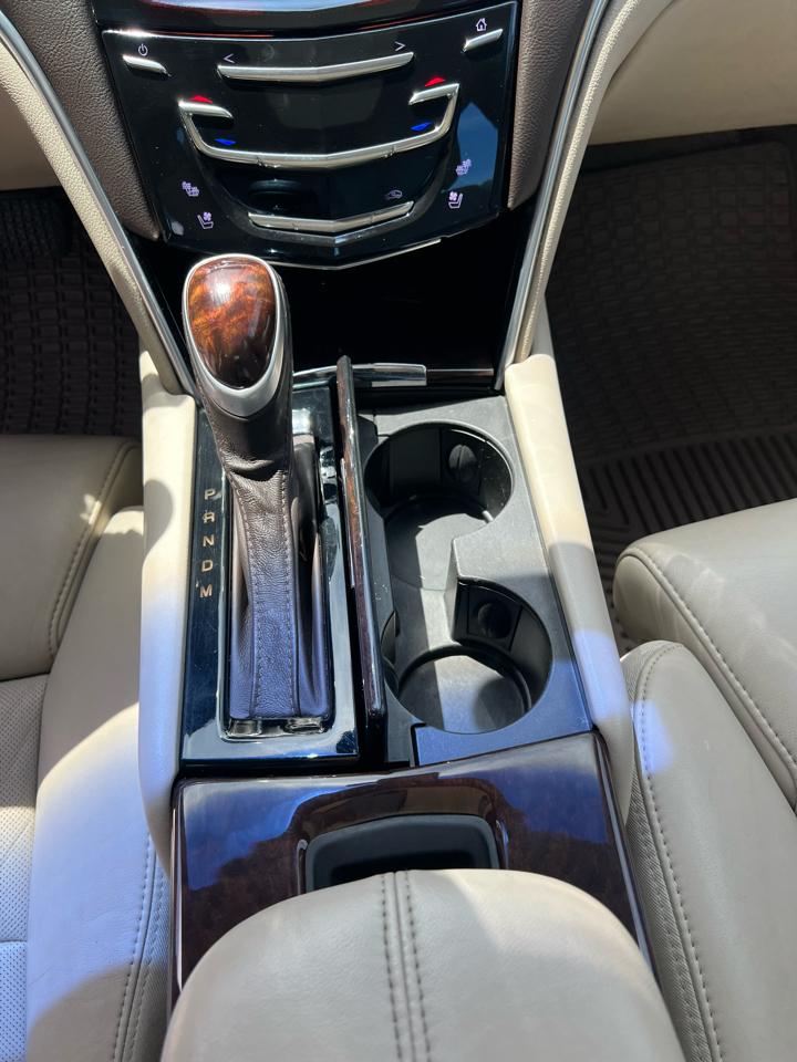 Cadillac XTS 4dr Sdn Luxury AWD 2013