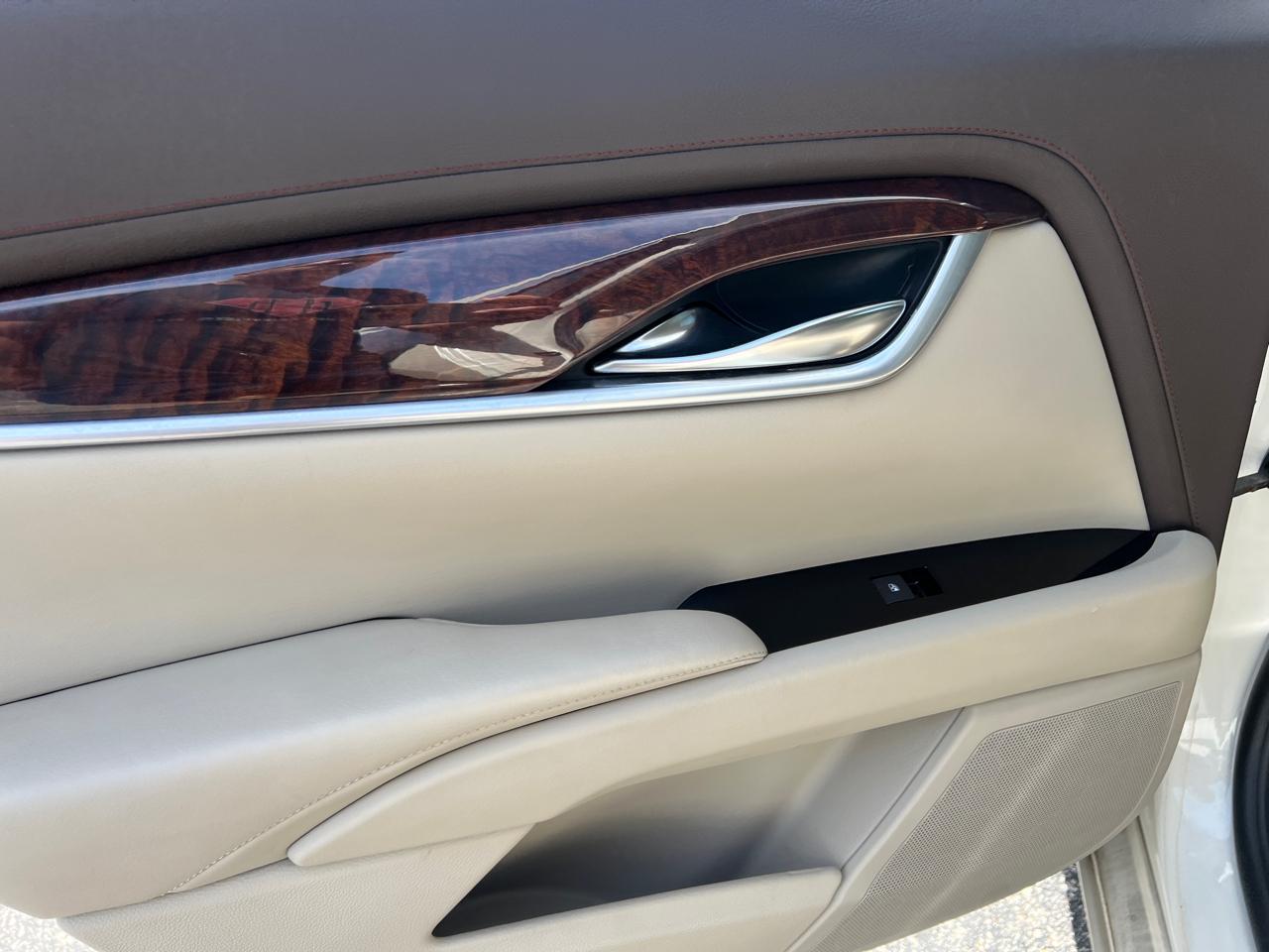 Cadillac XTS 4dr Sdn Luxury AWD 2013