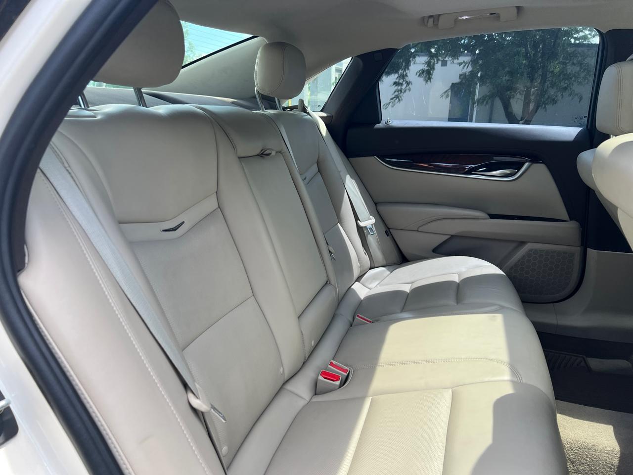 Cadillac XTS 4dr Sdn Luxury AWD 2013