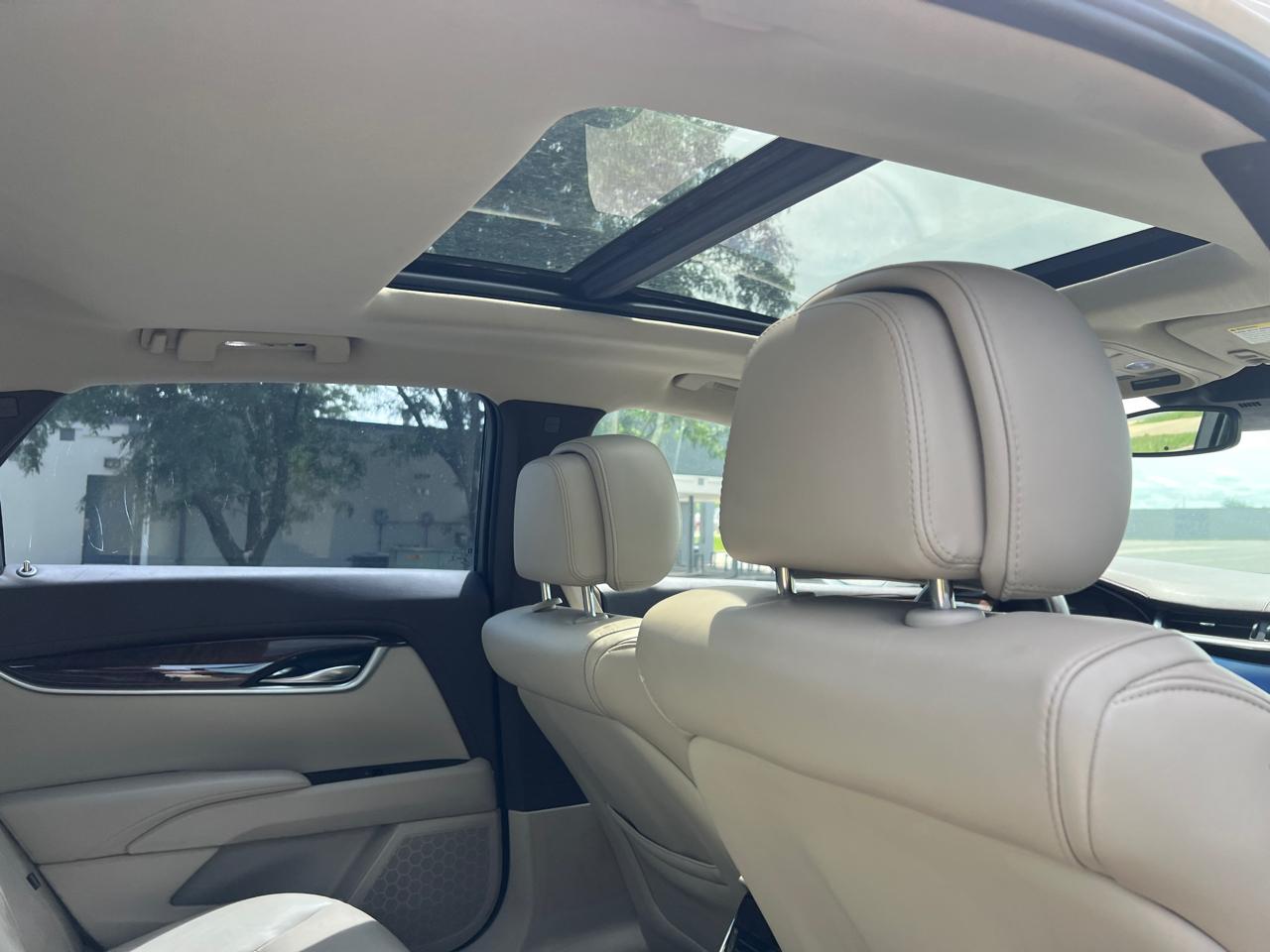 Cadillac XTS 4dr Sdn Luxury AWD 2013