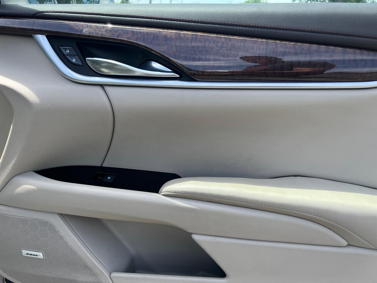 Cadillac XTS 4dr Sdn Luxury AWD 2013