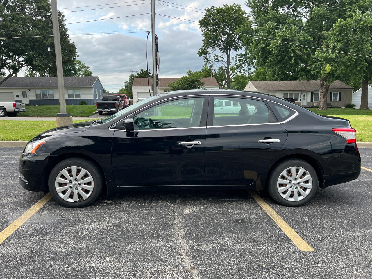 Nissan Sentra 4dr Sdn I4 CVT SV 2015