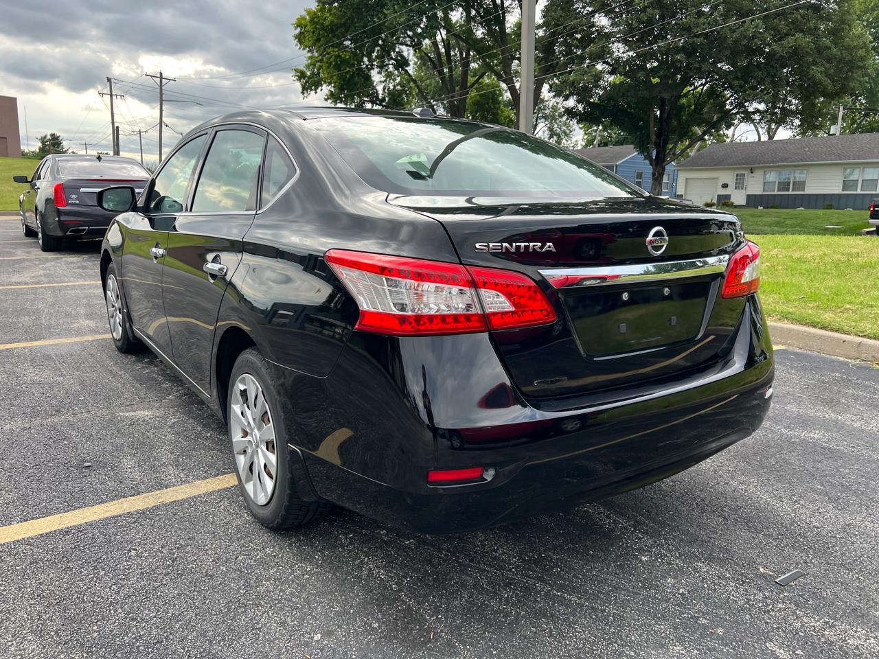 Nissan Sentra 4dr Sdn I4 CVT SV 2015