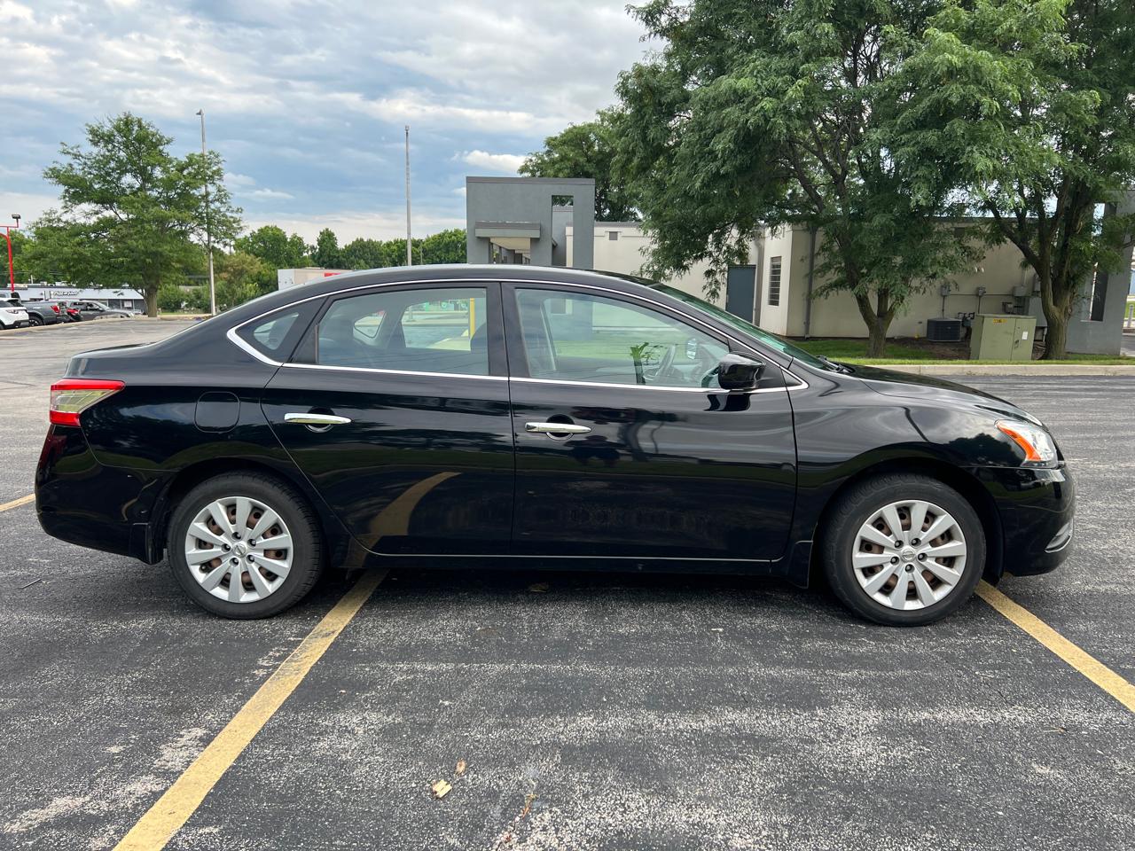 Nissan Sentra 4dr Sdn I4 CVT SV 2015
