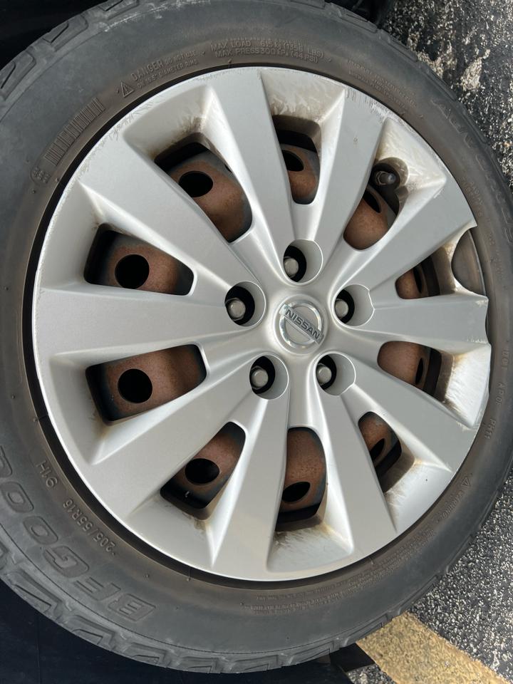 Nissan Sentra 4dr Sdn I4 CVT SV 2015