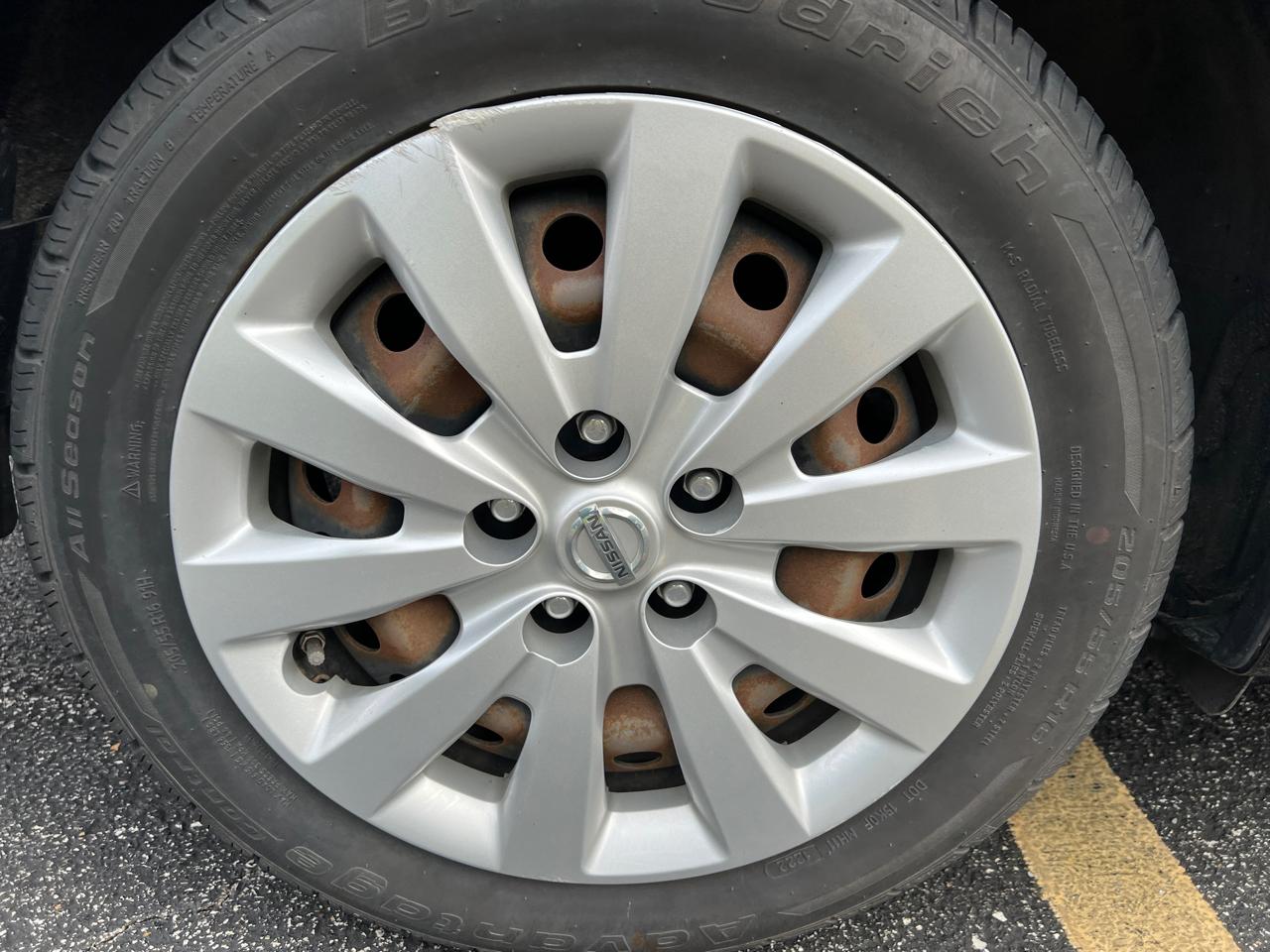 Nissan Sentra 4dr Sdn I4 CVT SV 2015