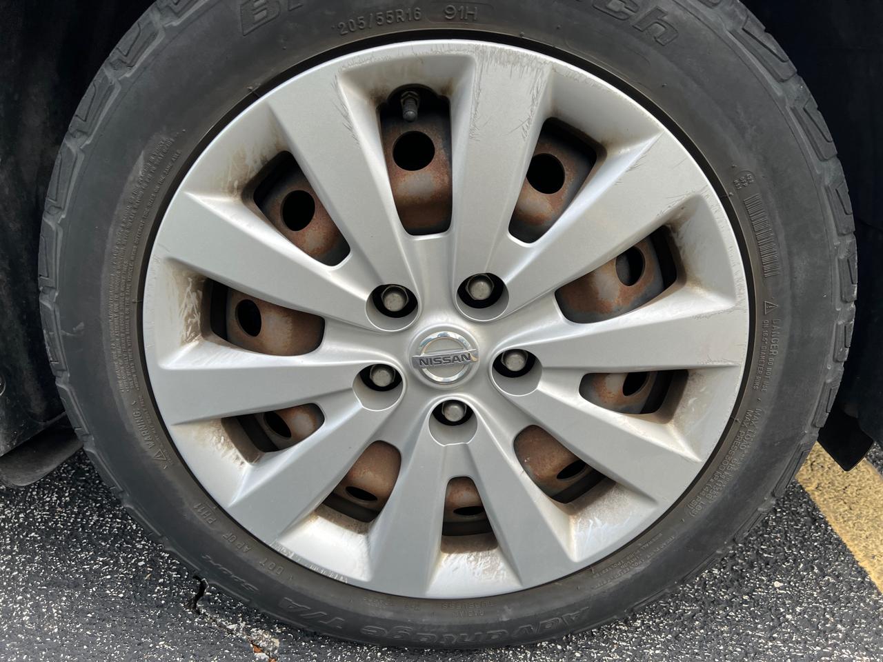 Nissan Sentra 4dr Sdn I4 CVT SV 2015