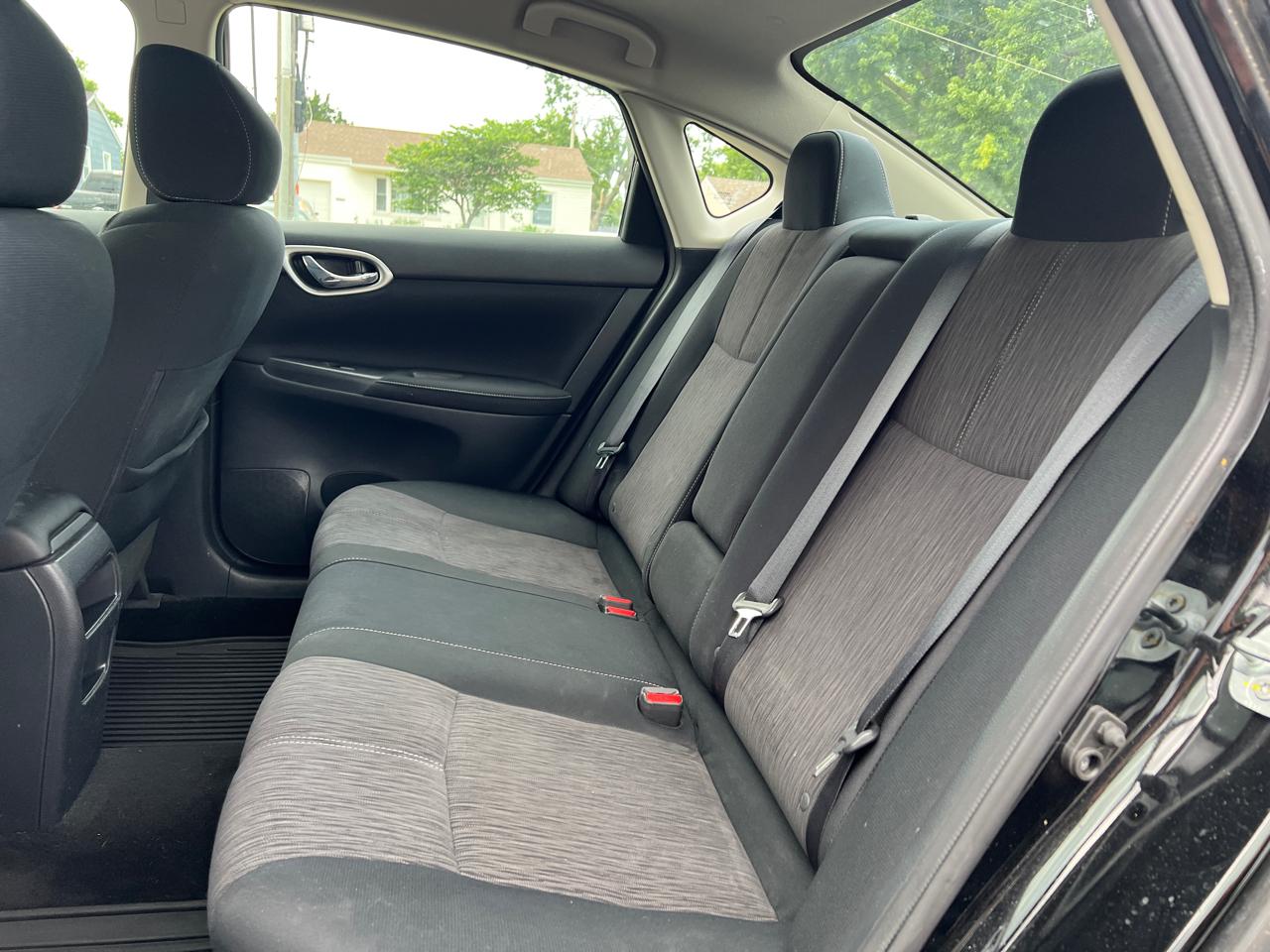Nissan Sentra 4dr Sdn I4 CVT SV 2015
