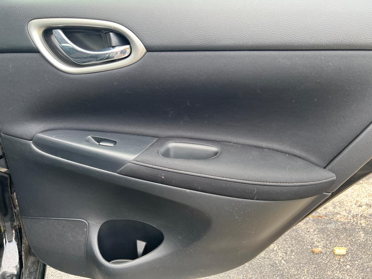 Nissan Sentra 4dr Sdn I4 CVT SV 2015
