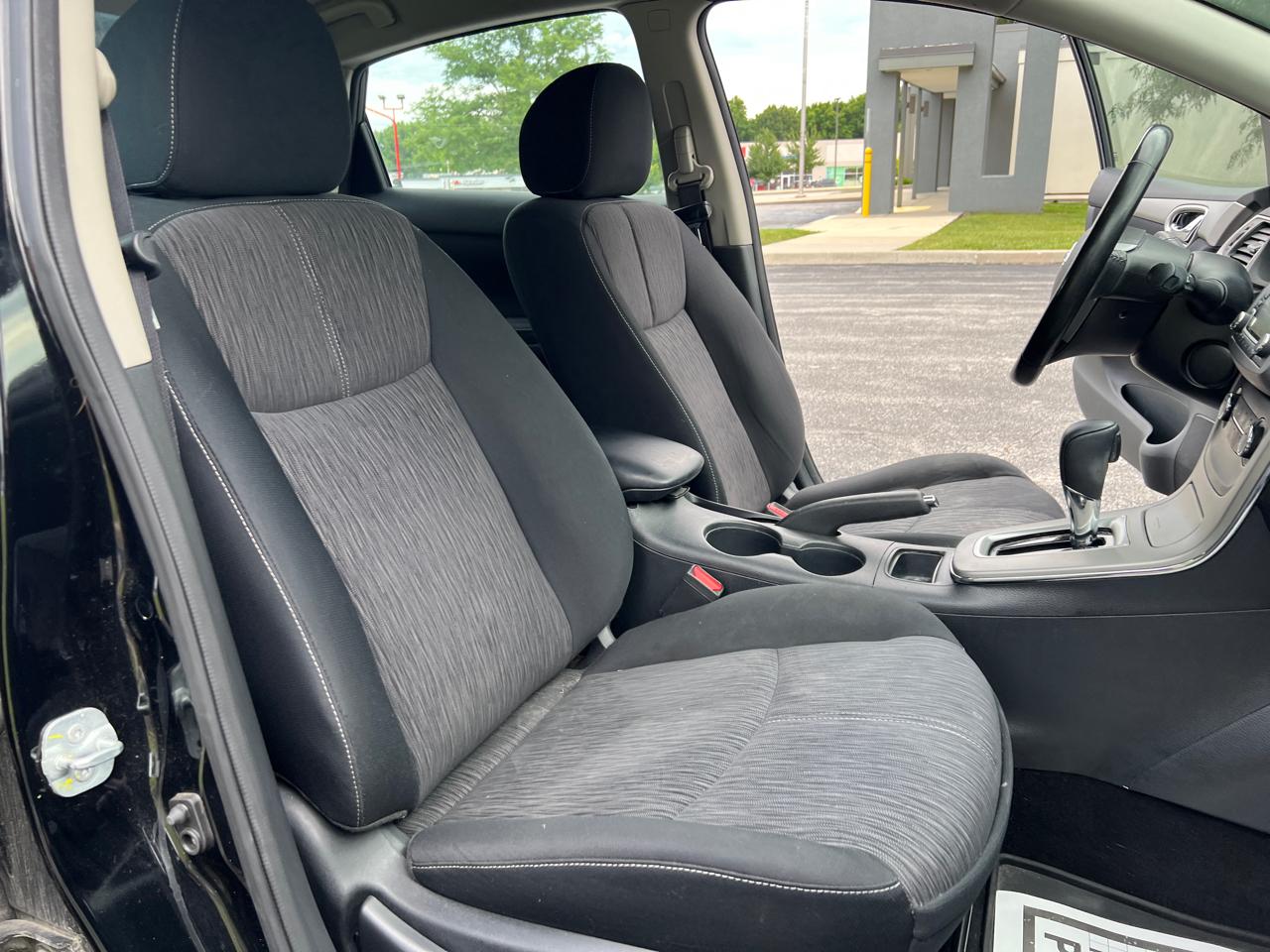 Nissan Sentra 4dr Sdn I4 CVT SV 2015