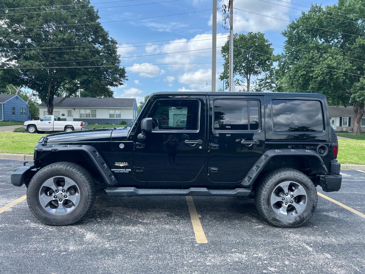 Jeep Wrangler Unlimited 4WD 4dr Sahara 2012
