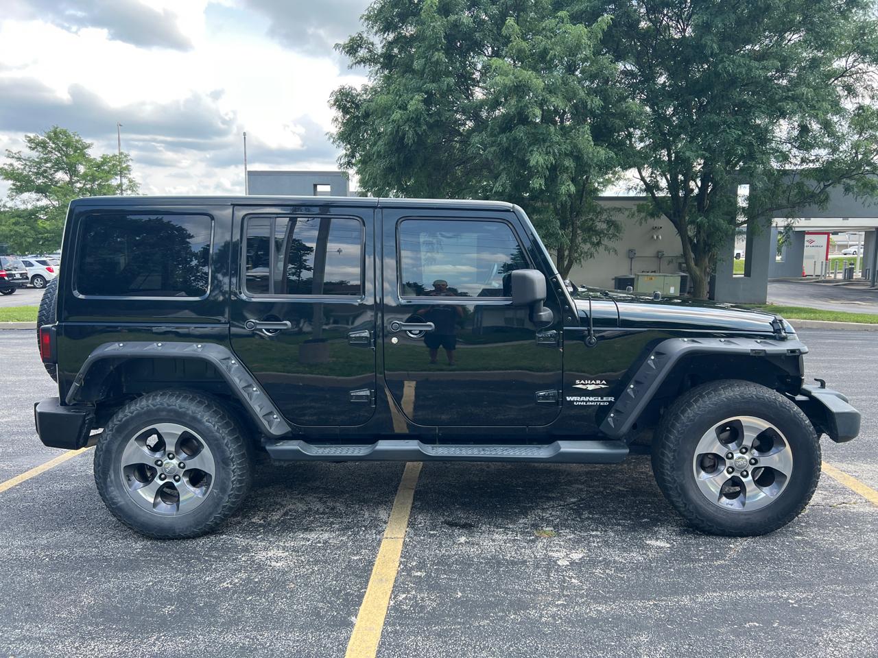 Jeep Wrangler Unlimited 4WD 4dr Sahara 2012