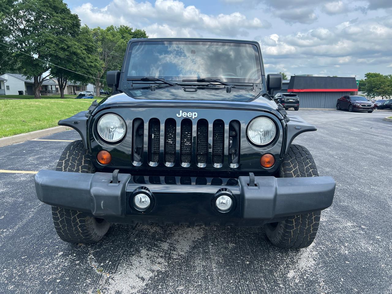 Jeep Wrangler Unlimited 4WD 4dr Sahara 2012