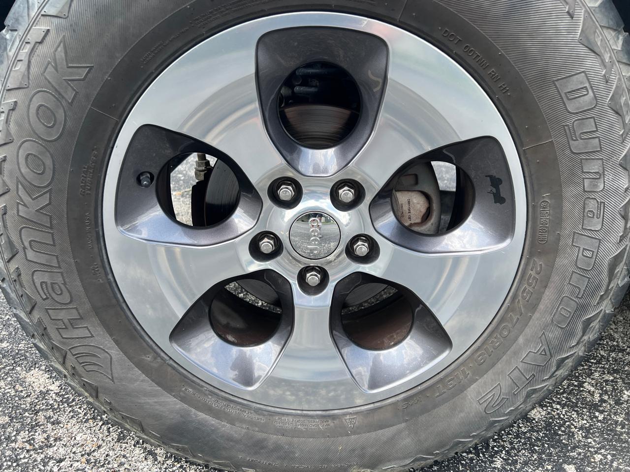 Jeep Wrangler Unlimited 4WD 4dr Sahara 2012