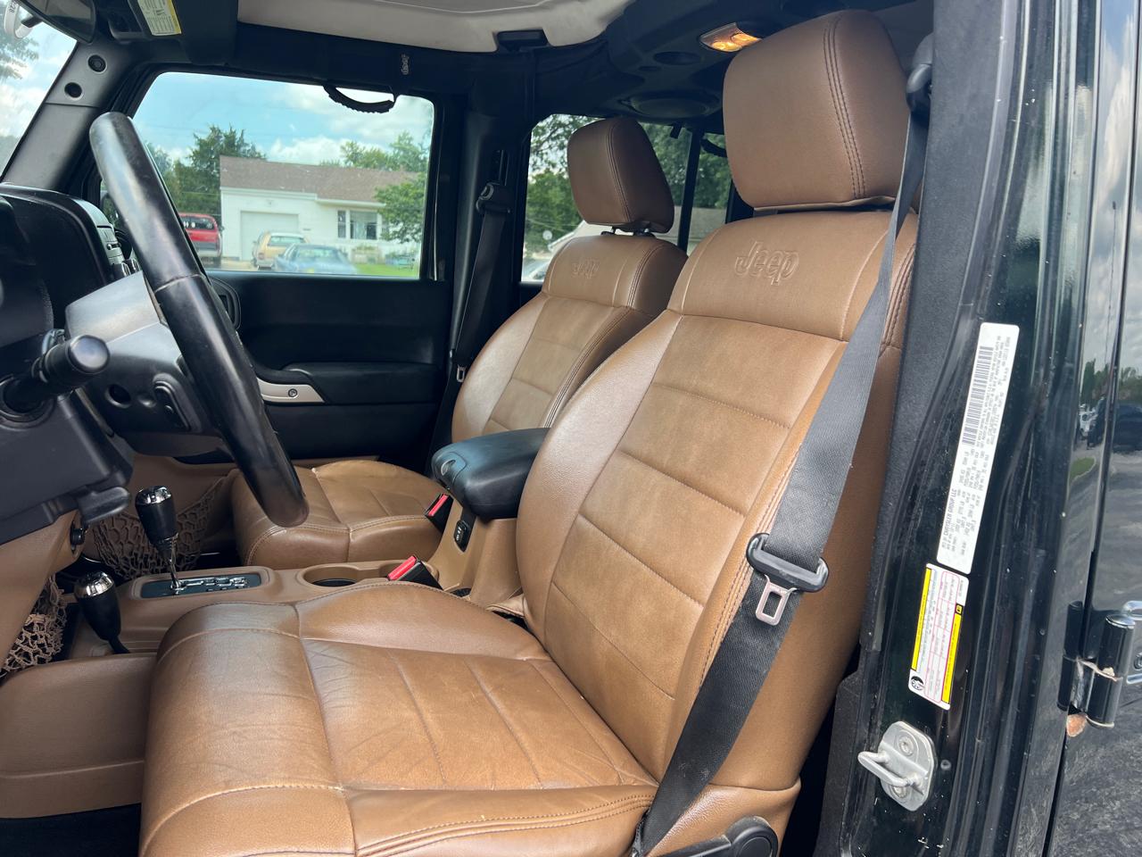 Jeep Wrangler Unlimited 4WD 4dr Sahara 2012