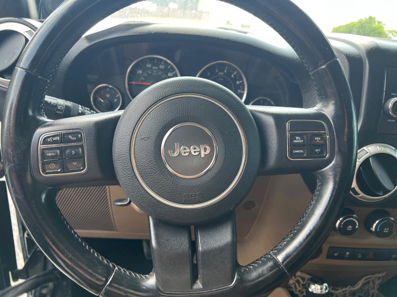Jeep Wrangler Unlimited 4WD 4dr Sahara 2012