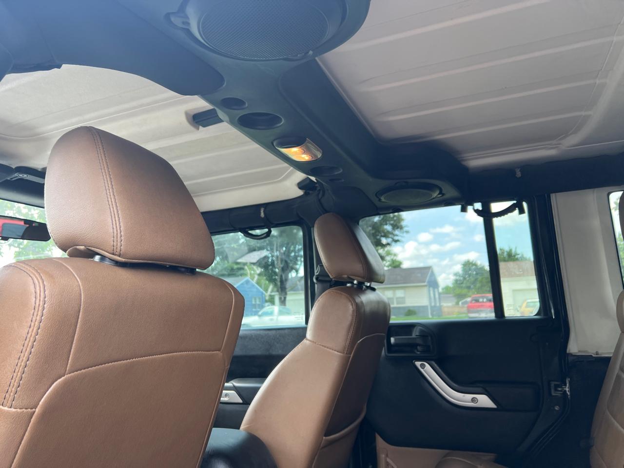 Jeep Wrangler Unlimited 4WD 4dr Sahara 2012