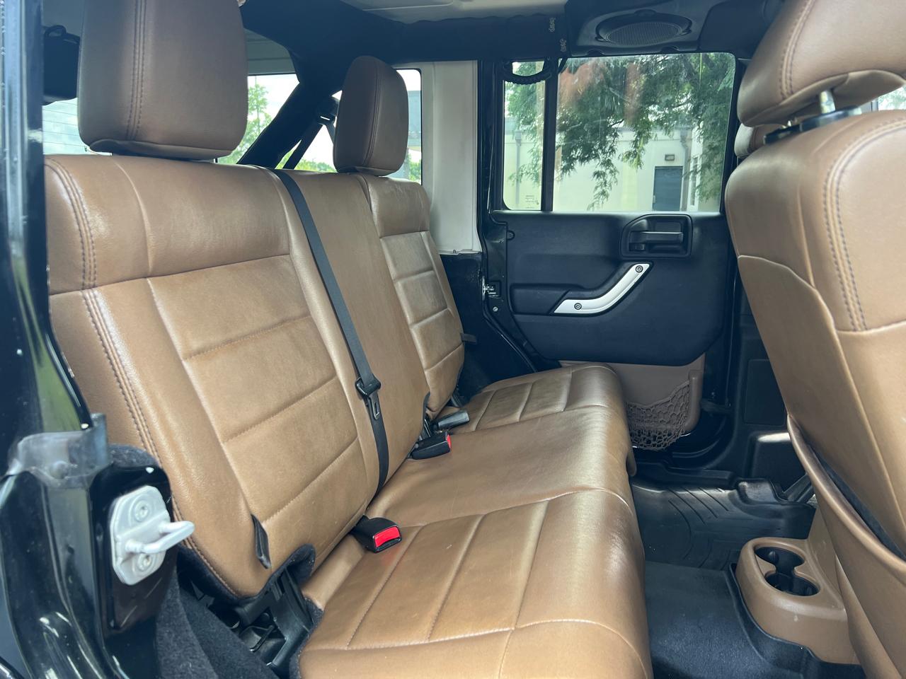 Jeep Wrangler Unlimited 4WD 4dr Sahara 2012
