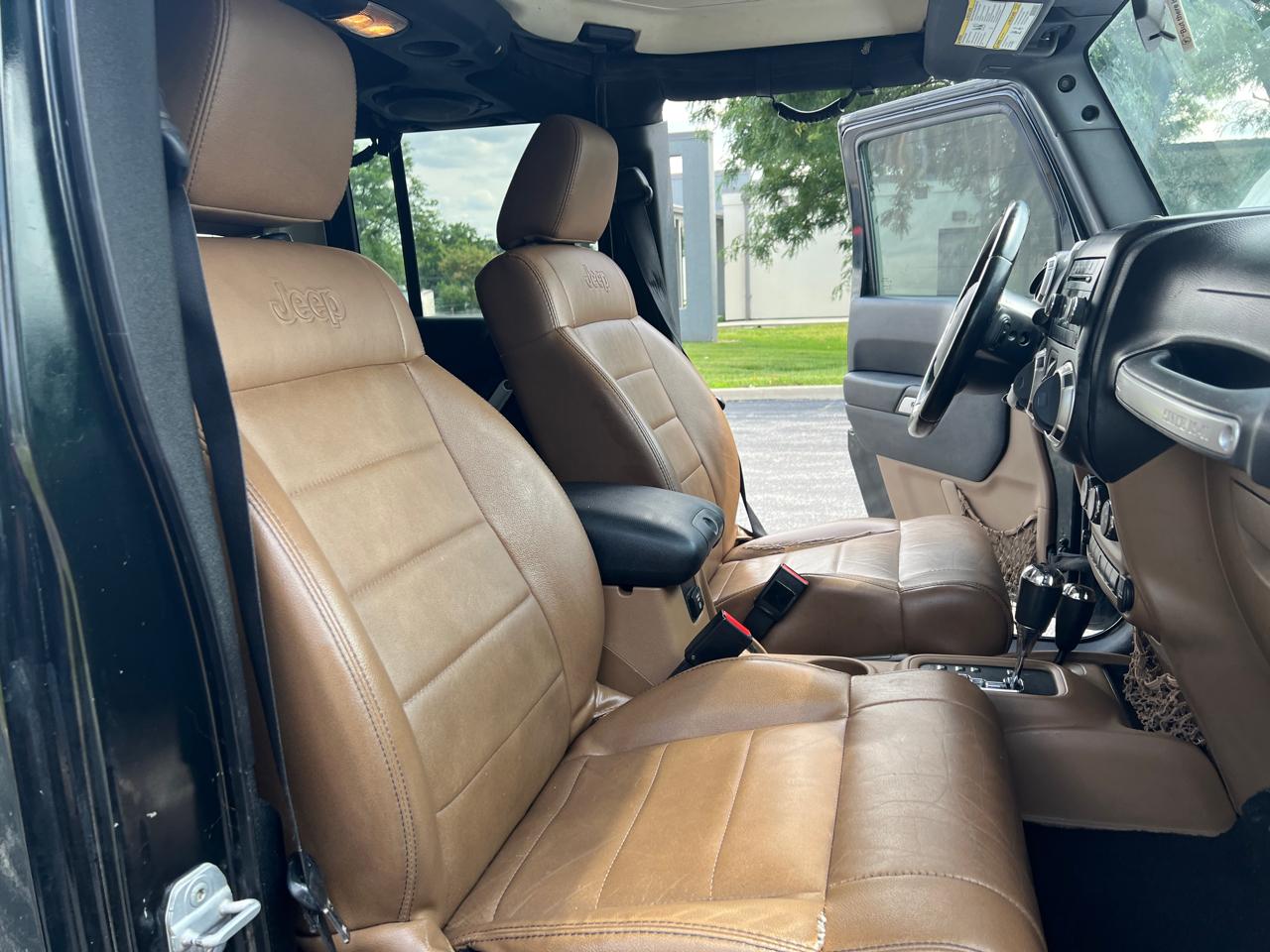 Jeep Wrangler Unlimited 4WD 4dr Sahara 2012