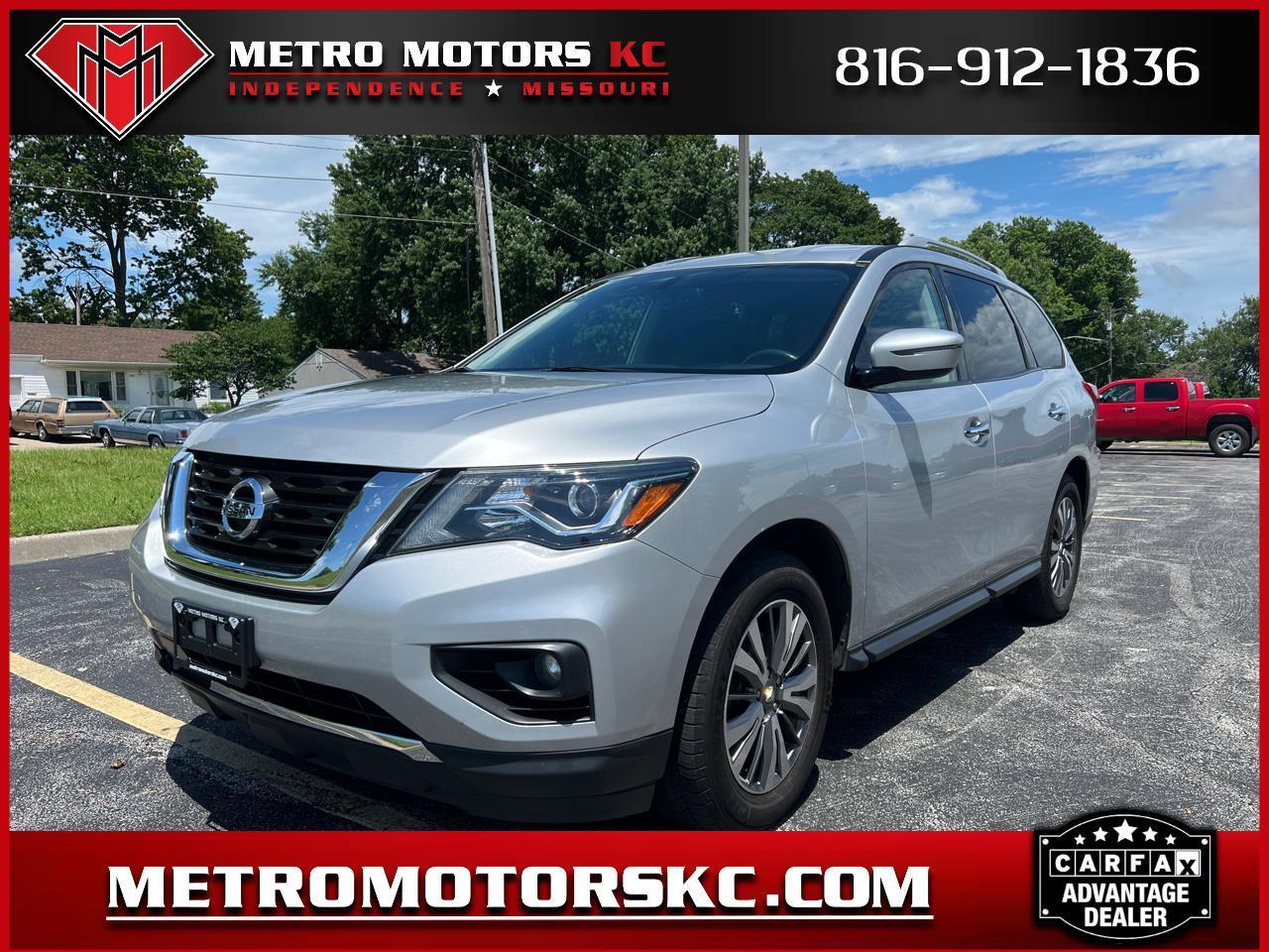  2018 Nissan Pathfinder SV   