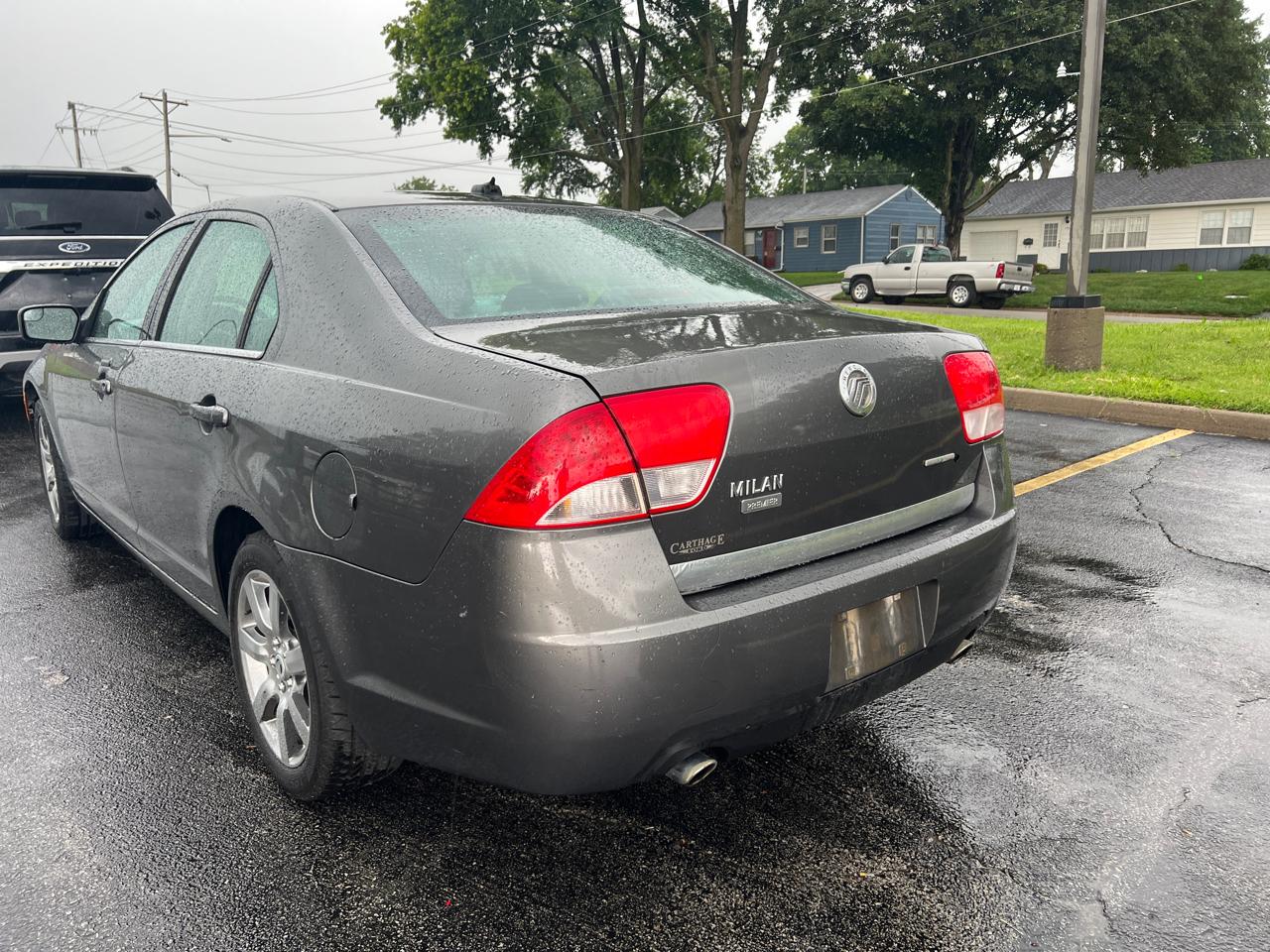 Mercury Milan 4dr Sdn Premier FWD 2011