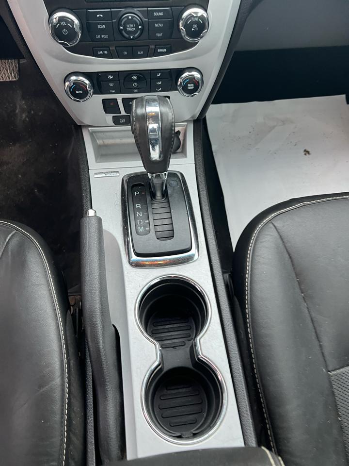 Mercury Milan 4dr Sdn Premier FWD 2011