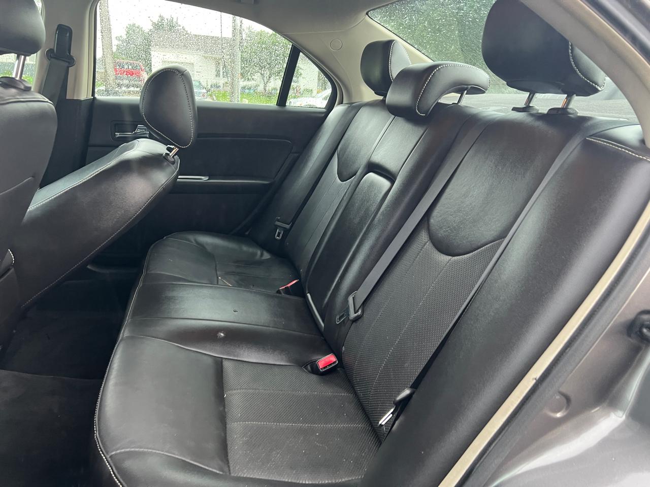 Mercury Milan 4dr Sdn Premier FWD 2011