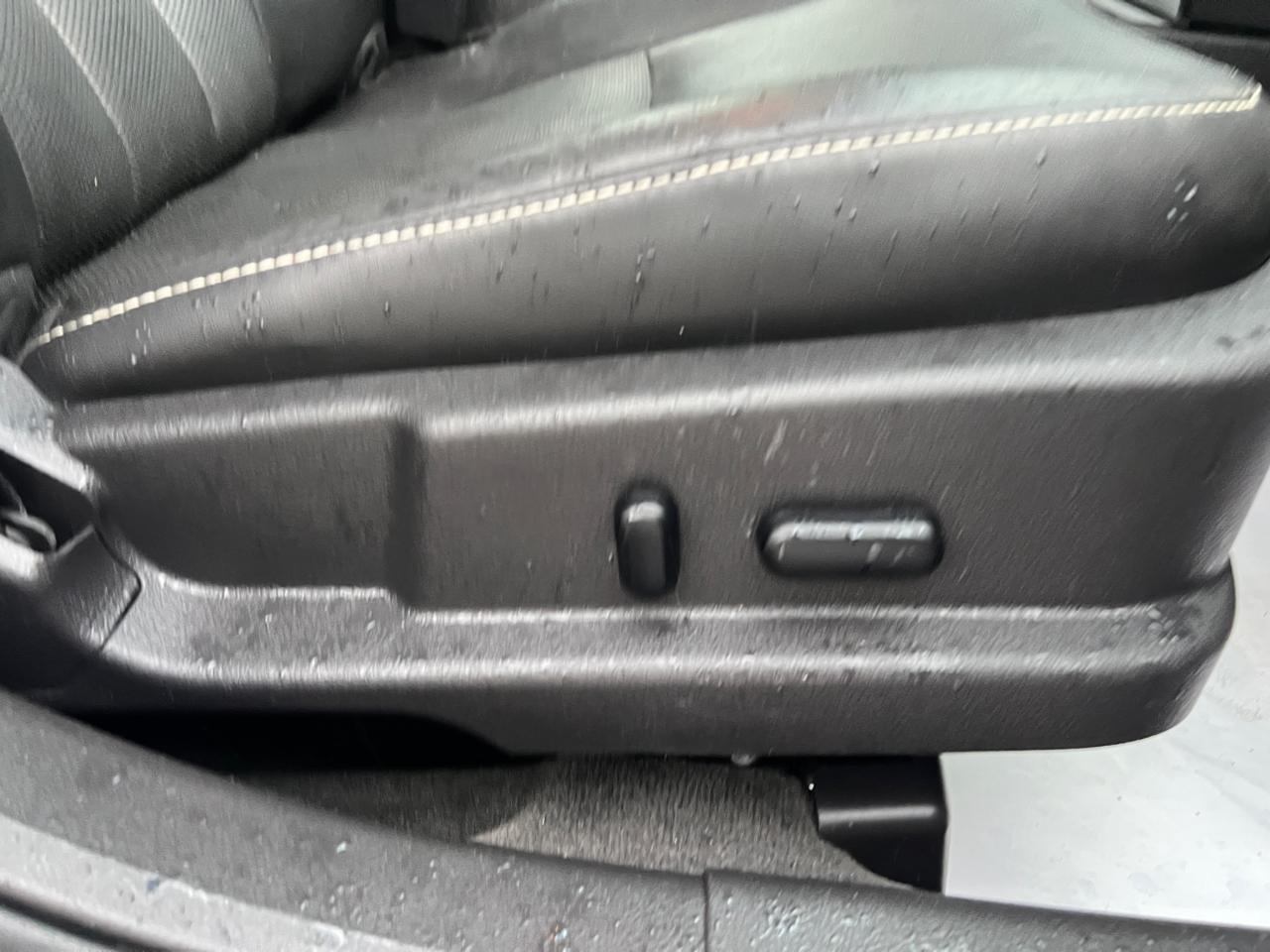 Mercury Milan 4dr Sdn Premier FWD 2011