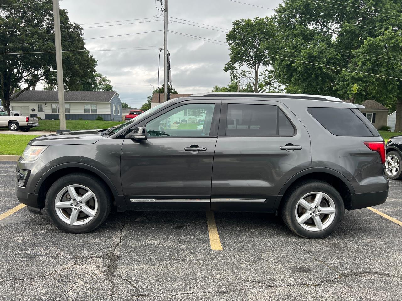 Ford Explorer 4WD 4dr XLT 2016
