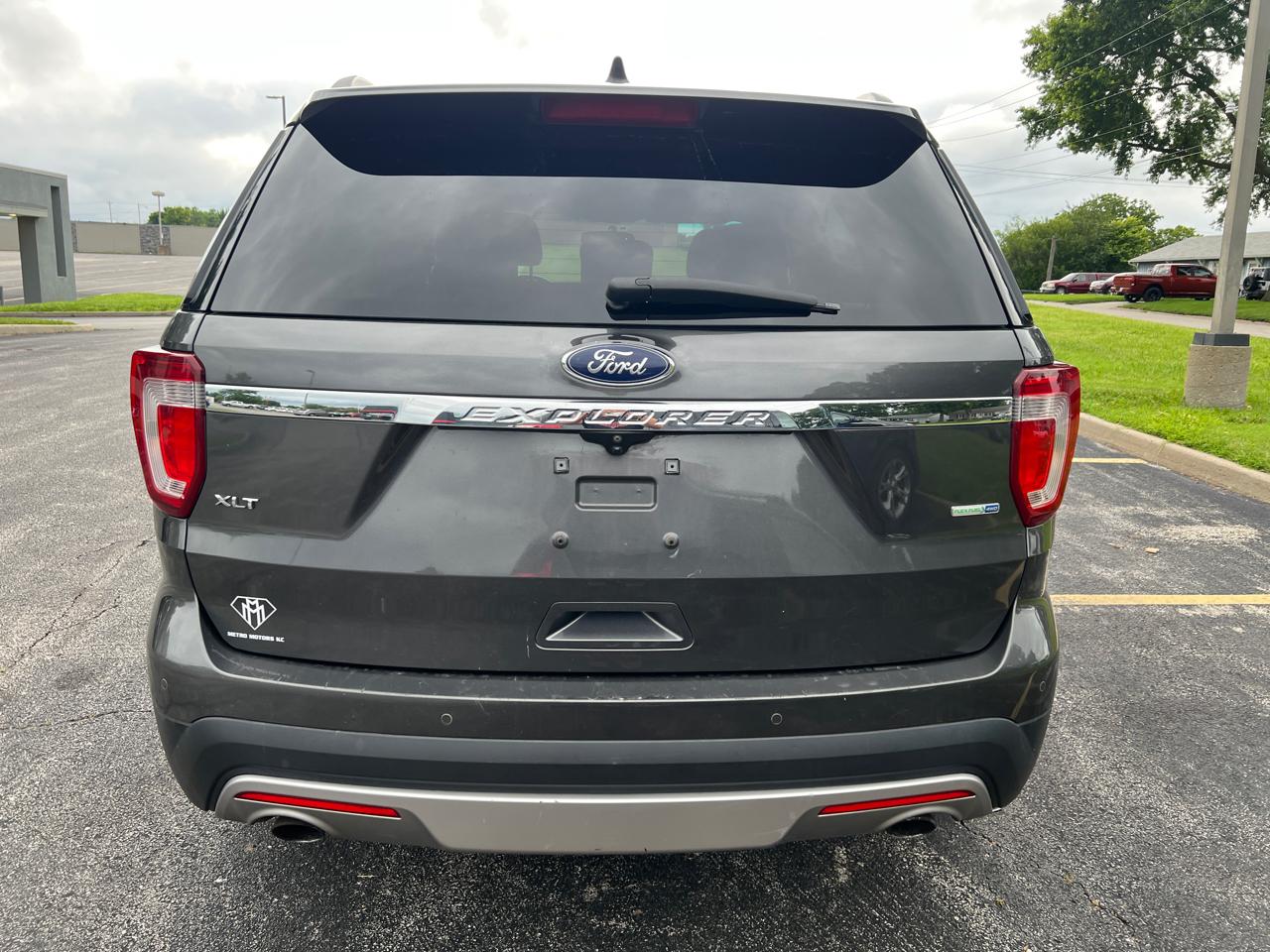 Ford Explorer 4WD 4dr XLT 2016