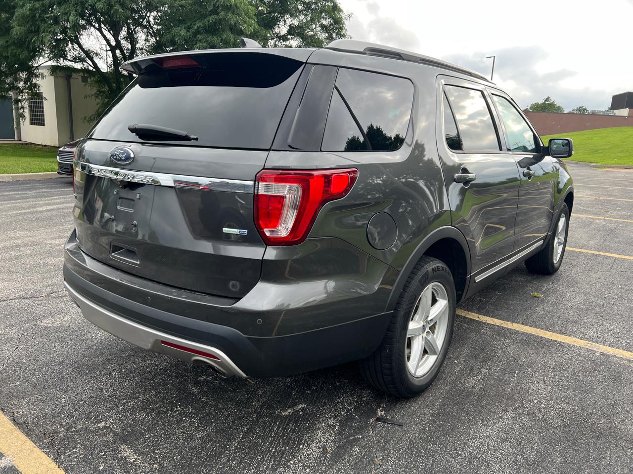 Ford Explorer 4WD 4dr XLT 2016