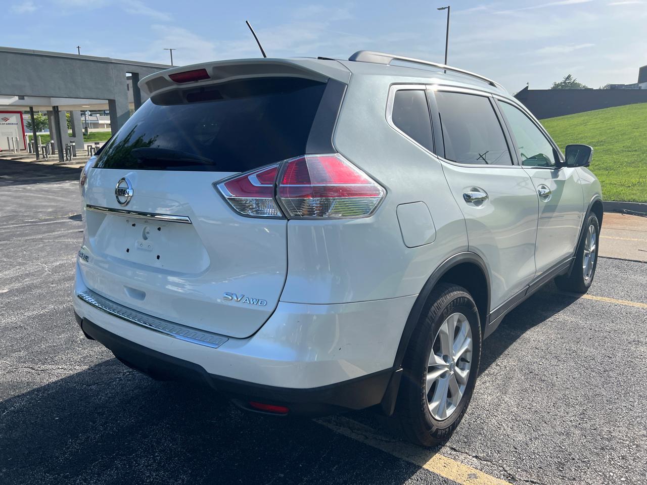 Nissan Rogue AWD 4dr SV 2016