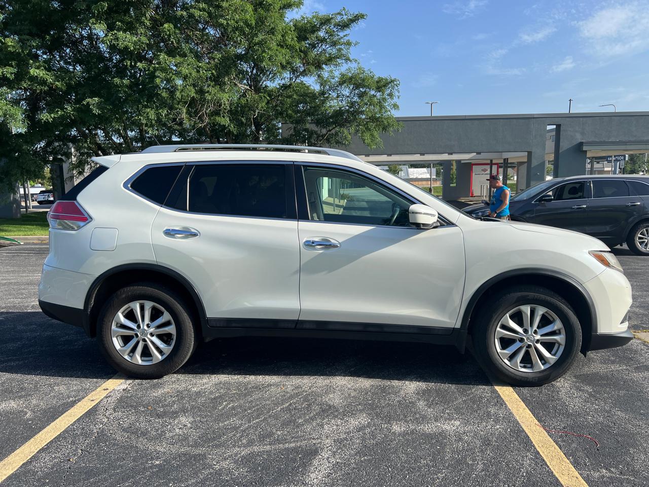 Nissan Rogue AWD 4dr SV 2016