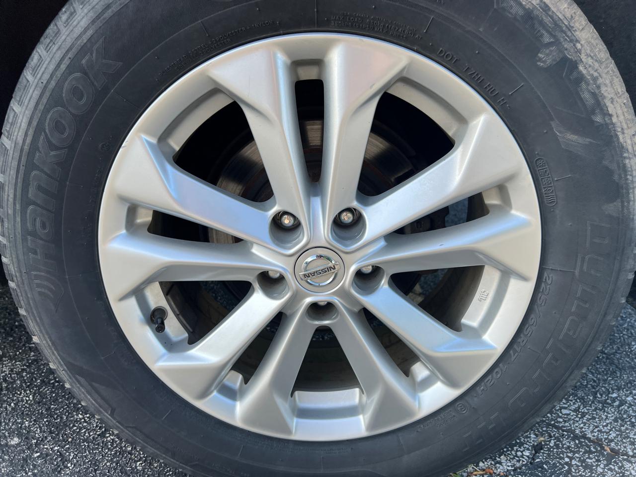 Nissan Rogue AWD 4dr SV 2016