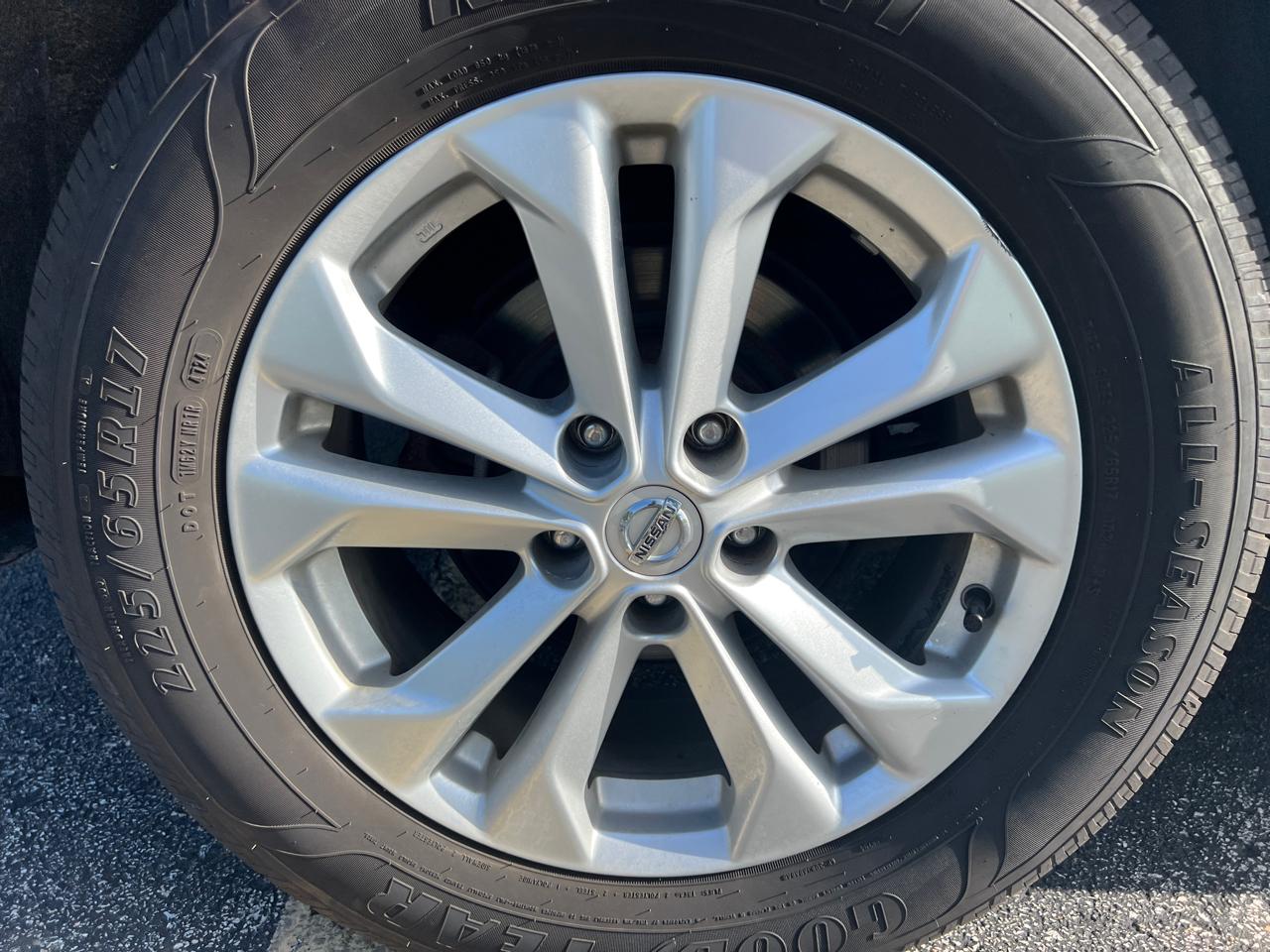 Nissan Rogue AWD 4dr SV 2016