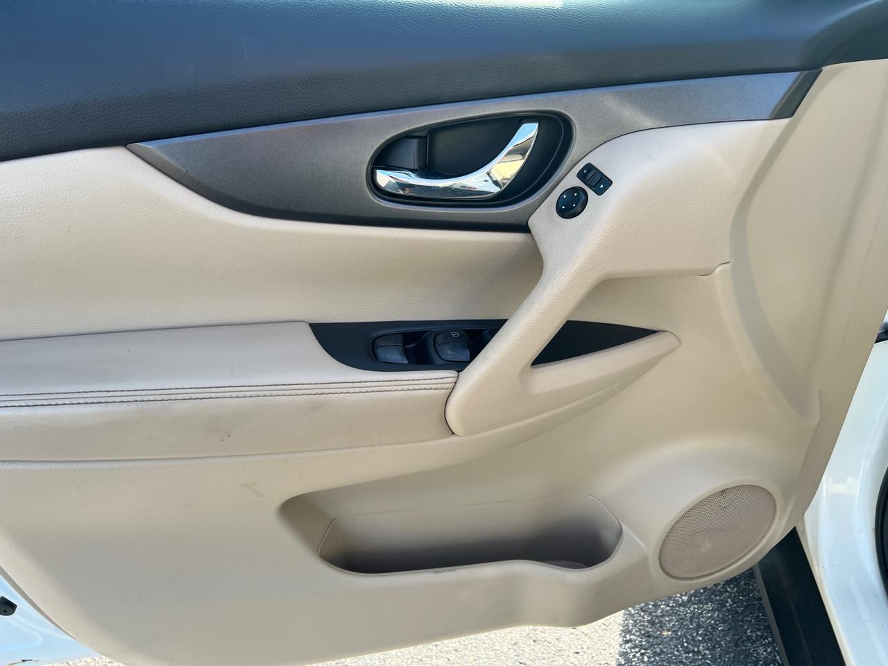 Nissan Rogue AWD 4dr SV 2016