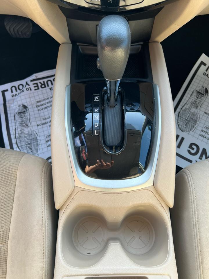 Nissan Rogue AWD 4dr SV 2016