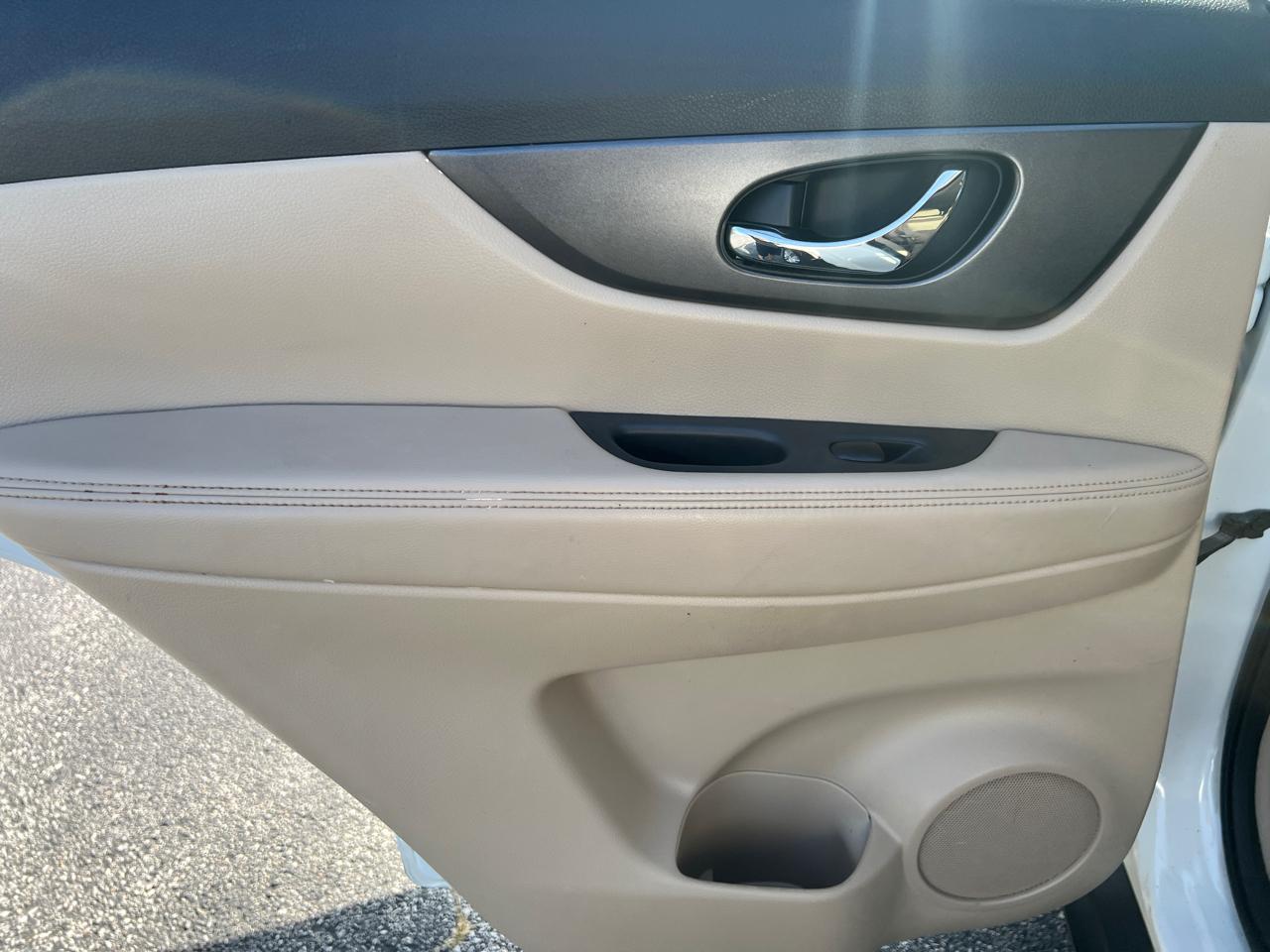 Nissan Rogue AWD 4dr SV 2016