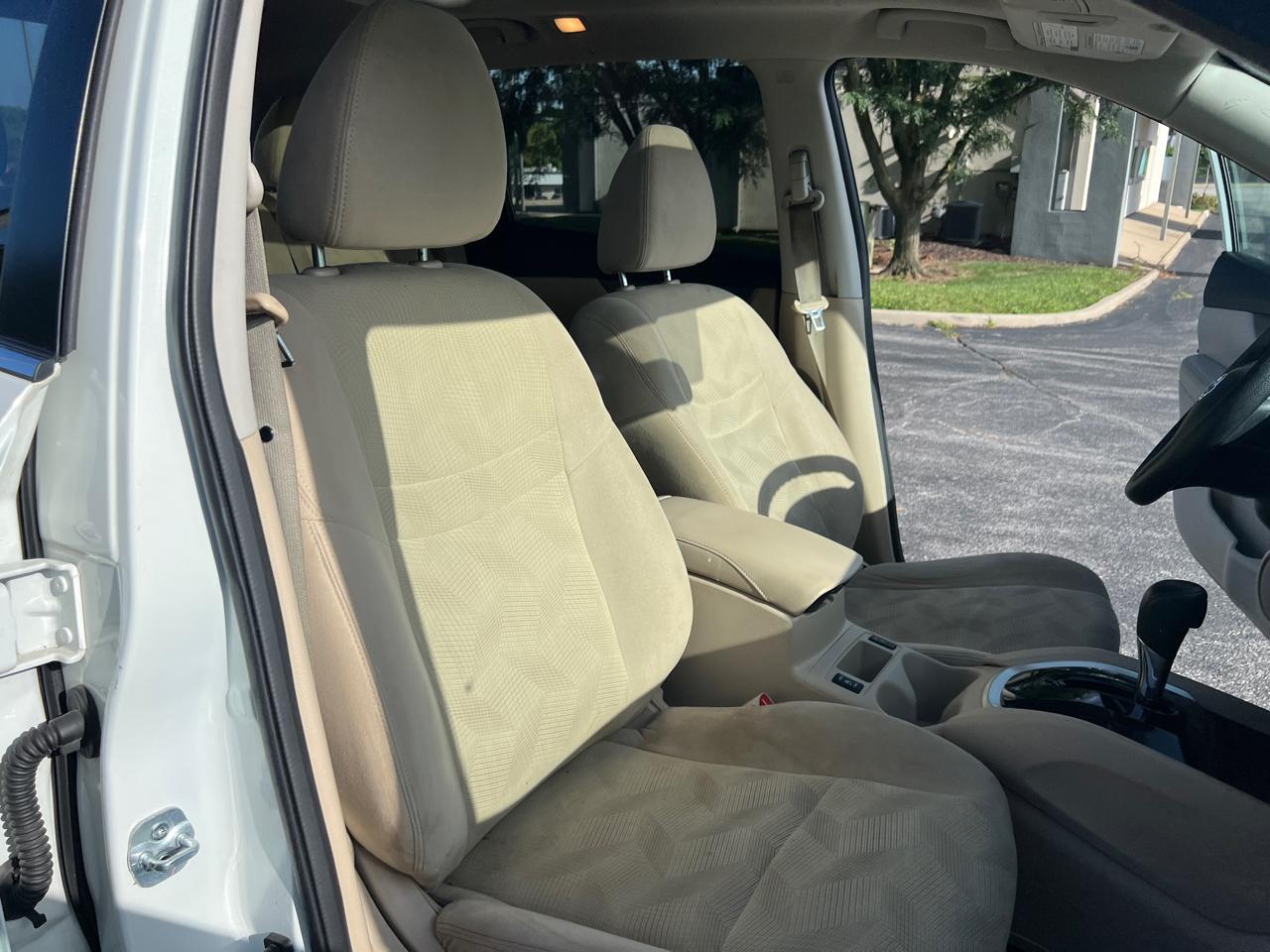 Nissan Rogue AWD 4dr SV 2016