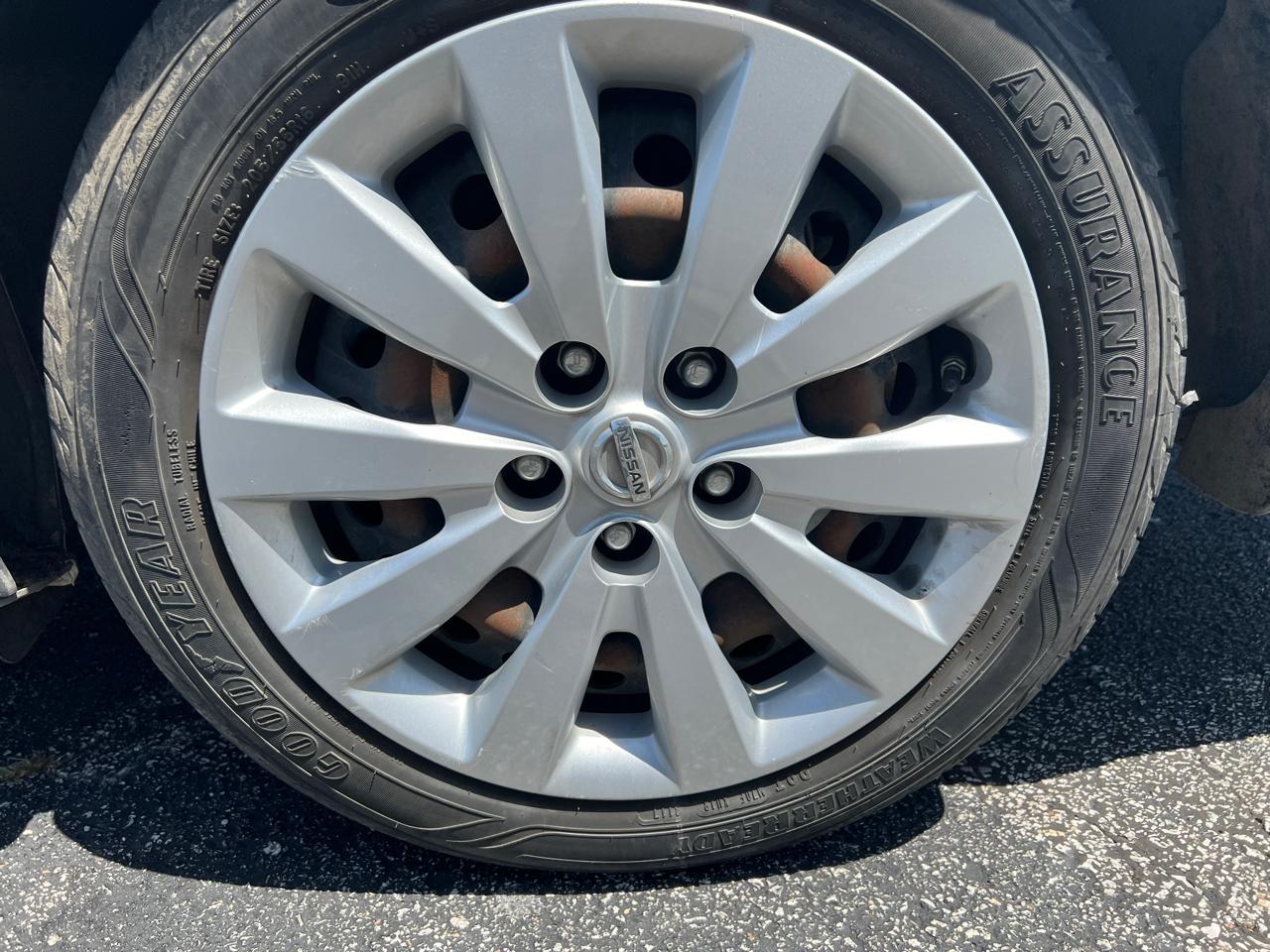 Nissan Sentra 4dr Sdn I4 CVT SV 2013