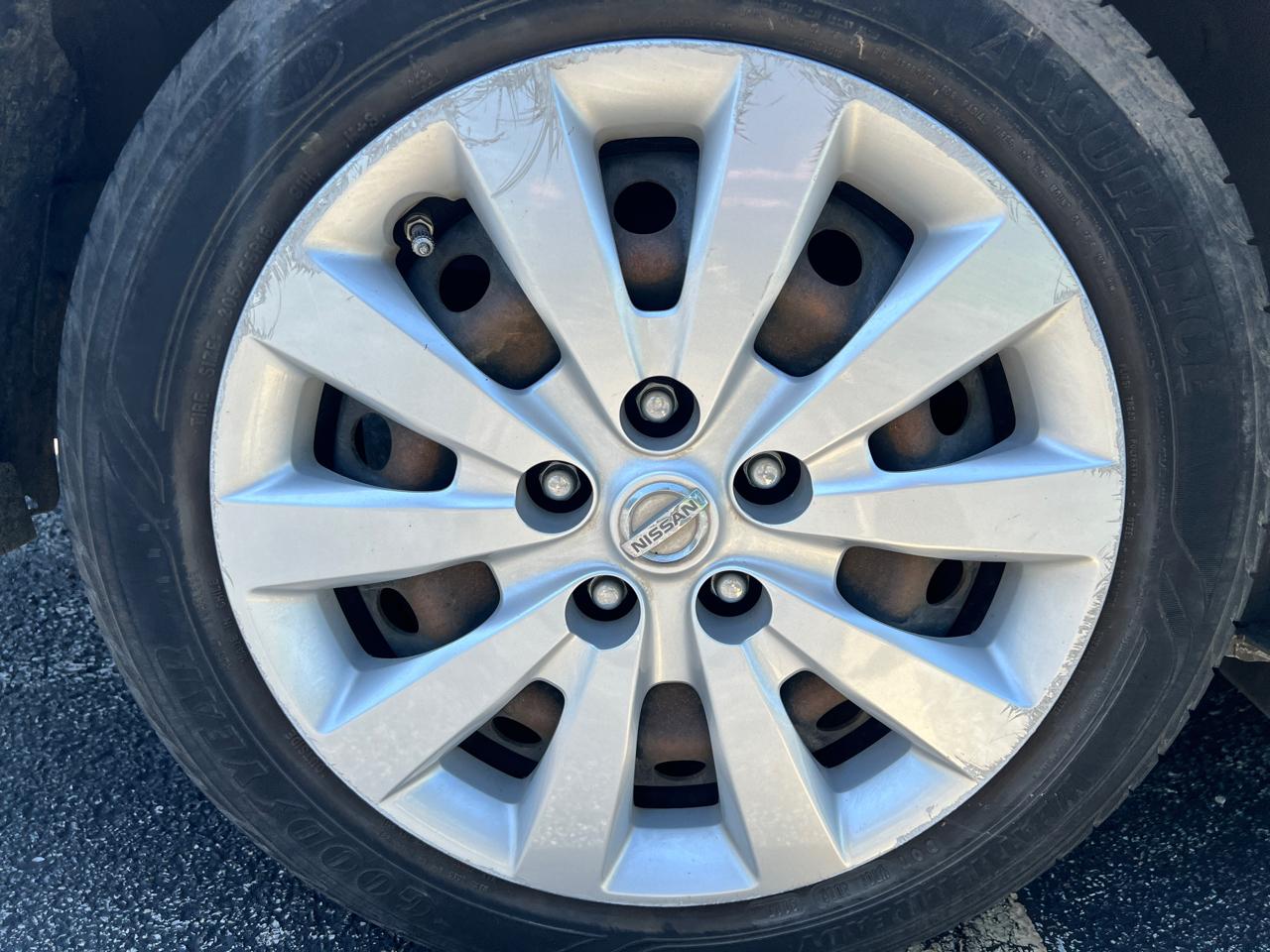 Nissan Sentra 4dr Sdn I4 CVT SV 2013
