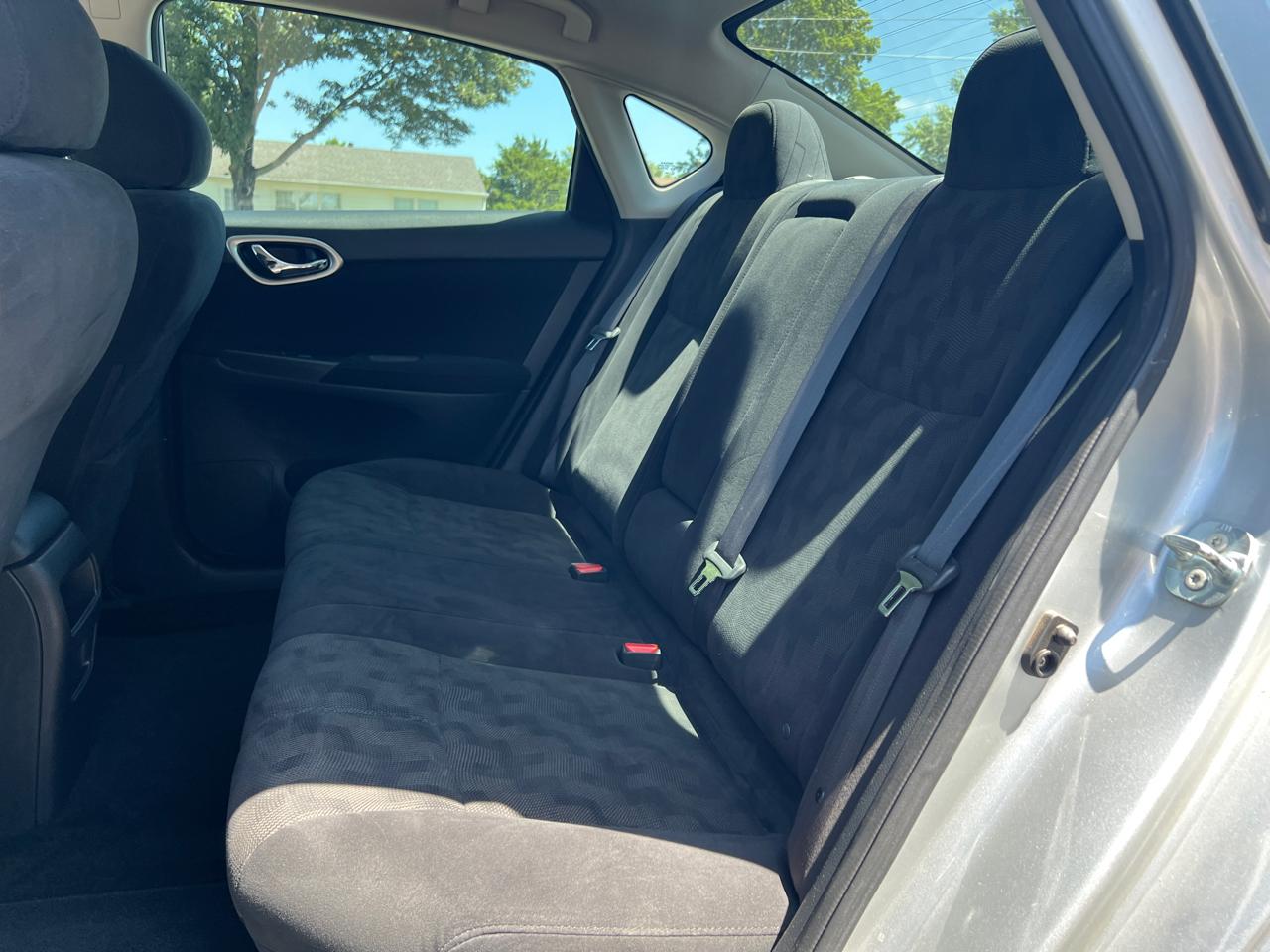 Nissan Sentra 4dr Sdn I4 CVT SV 2013