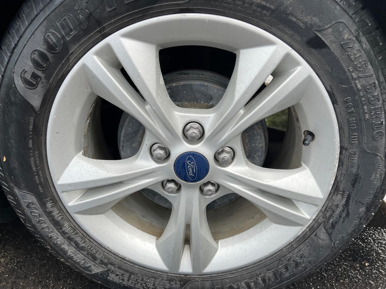 Ford Focus 4dr Sdn SE 2014