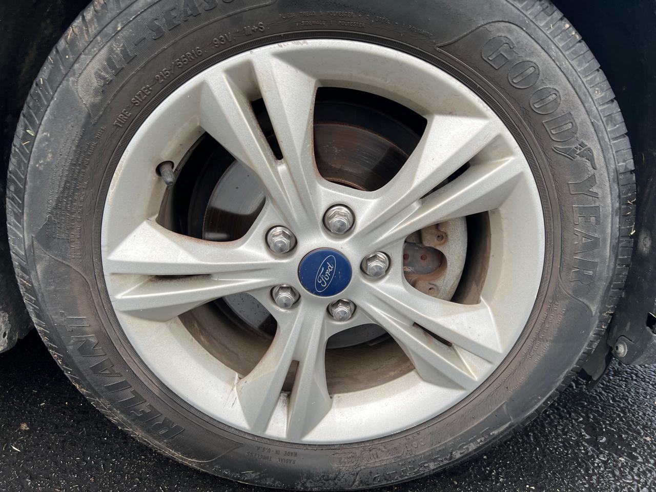 Ford Focus 4dr Sdn SE 2014