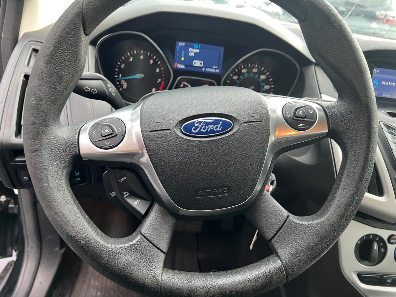 Ford Focus 4dr Sdn SE 2014