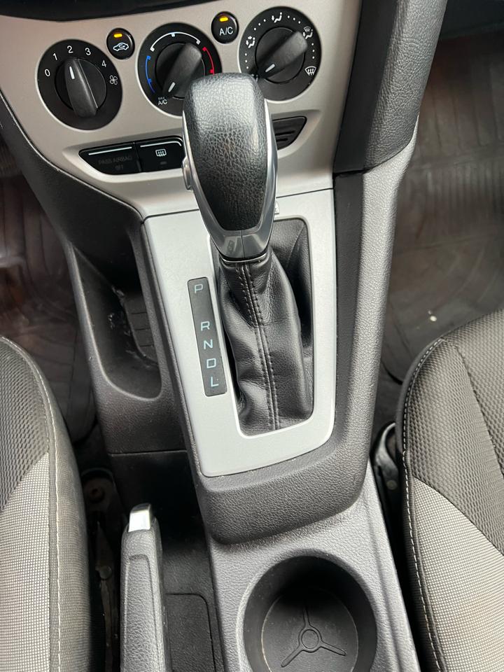 Ford Focus 4dr Sdn SE 2014