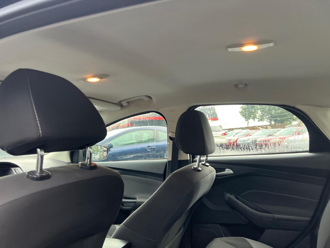 Ford Focus 4dr Sdn SE 2014