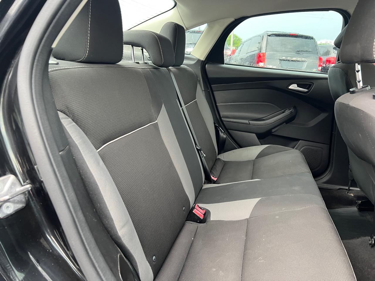 Ford Focus 4dr Sdn SE 2014