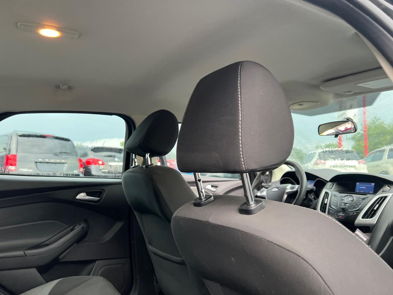 Ford Focus 4dr Sdn SE 2014
