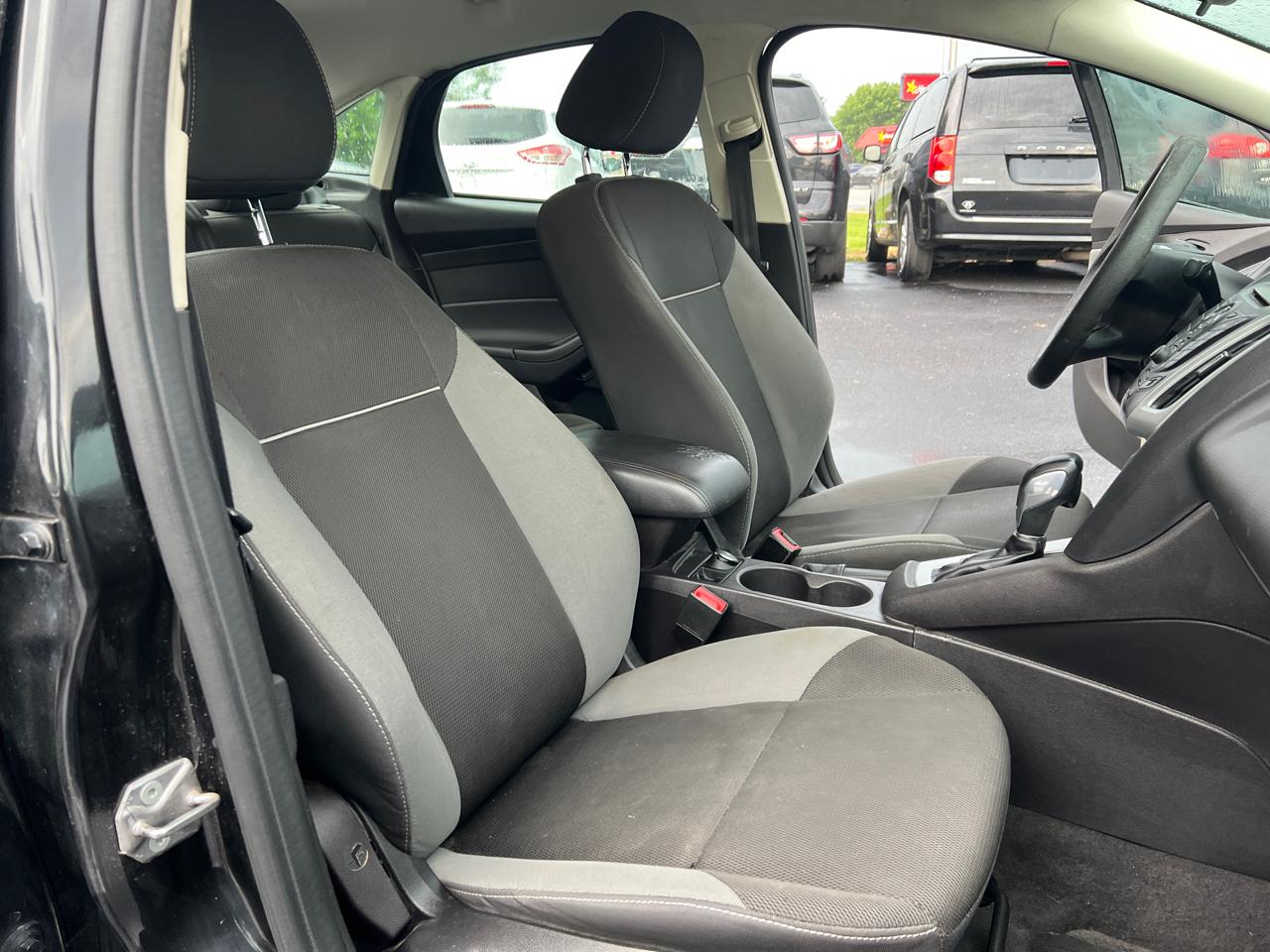 Ford Focus 4dr Sdn SE 2014